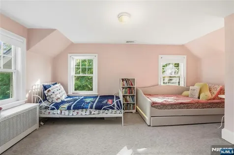 454 Maple Avenue Glen Rock NJ 07452