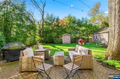454 Maple Avenue Glen Rock NJ 07452