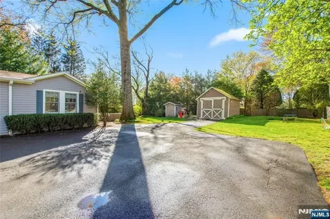 454 Maple Avenue Glen Rock NJ 07452
