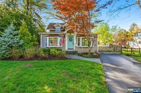454 Maple Avenue Glen Rock NJ 07452