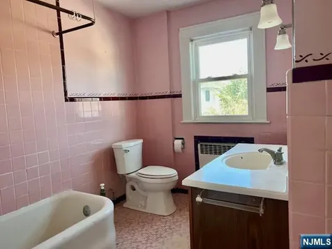 891 Ray Avenue Ridgefield NJ 07657