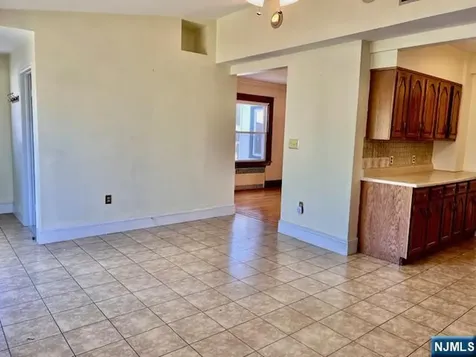891 Ray Avenue Ridgefield NJ 07657