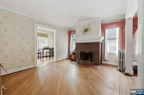 53 Sunnyside Terrace East Orange NJ 07018