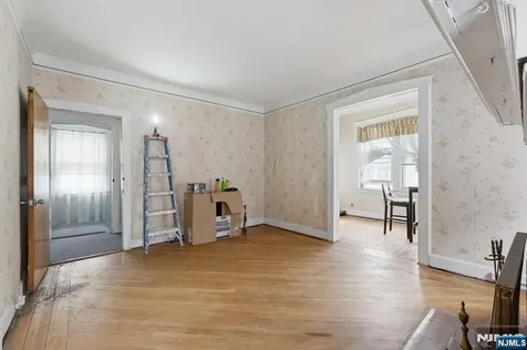 53 Sunnyside Terrace East Orange NJ 07018