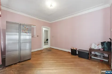 53 Sunnyside Terrace East Orange NJ 07018