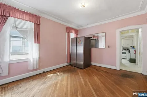 53 Sunnyside Terrace East Orange NJ 07018