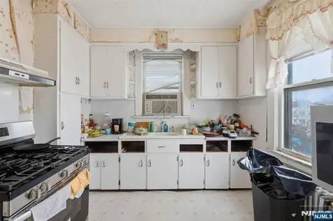 53 Sunnyside Terrace East Orange NJ 07018