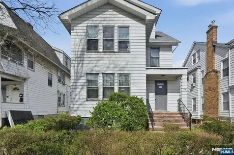 53 Sunnyside Terrace East Orange NJ 07018