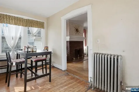 53 Sunnyside Terrace East Orange NJ 07018