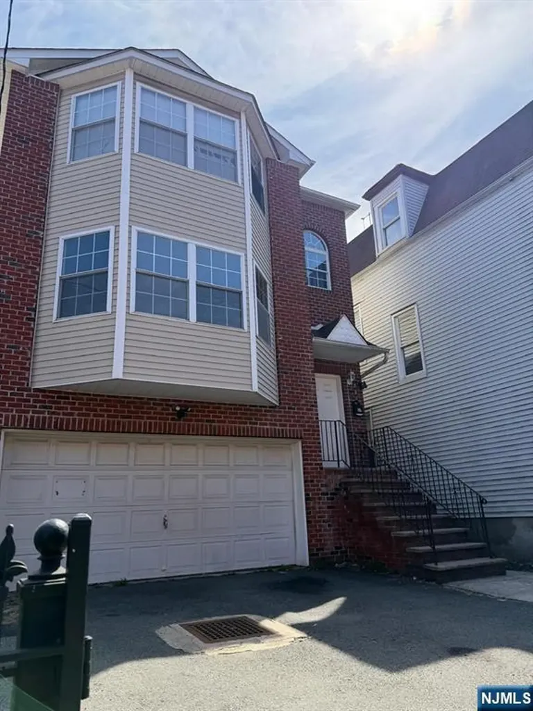 41 3rd Street Newark NJ 07107