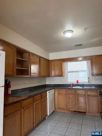 41 3rd Street Newark NJ 07107