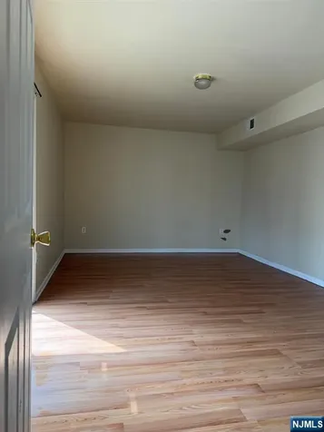 41 3rd Street Newark NJ 07107