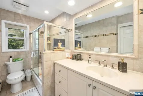 440 Yuhas Drive Paramus NJ 07652