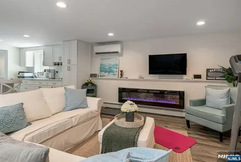 440 Yuhas Drive Paramus NJ 07652