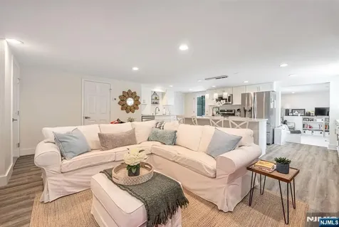 440 Yuhas Drive Paramus NJ 07652