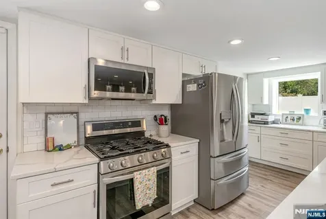 440 Yuhas Drive Paramus NJ 07652