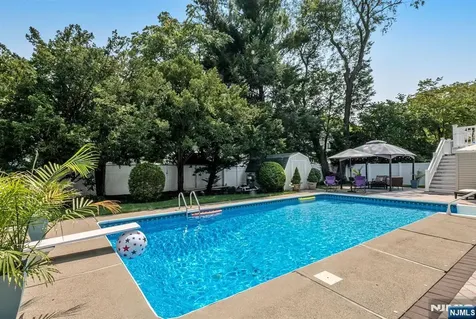 440 Yuhas Drive Paramus NJ 07652