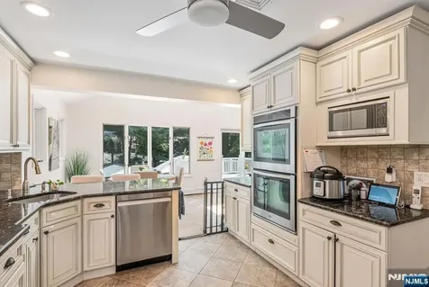 440 Yuhas Drive Paramus NJ 07652