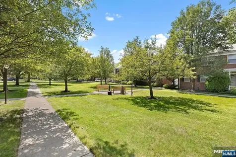 628 Grand Avenue Leonia NJ 07605