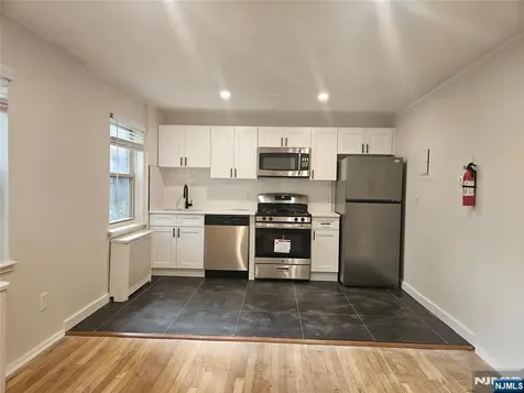 628 Grand Avenue Leonia NJ 07605