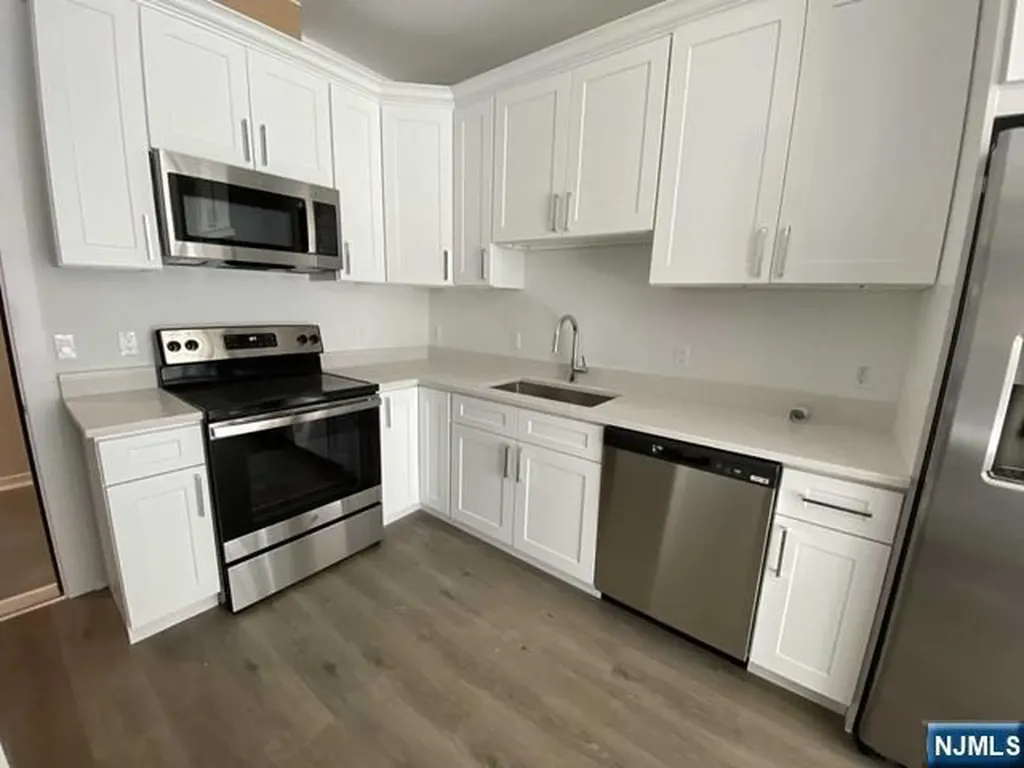 74 Clarendon Place Hackensack NJ 07601