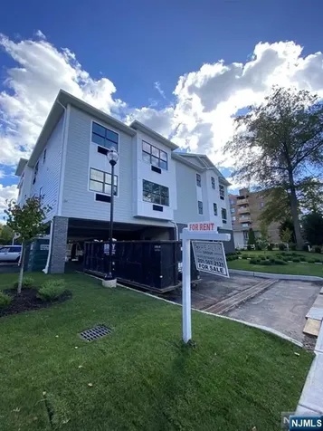 74 Clarendon Place Hackensack NJ 07601