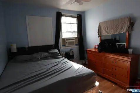 617 8th Street Newark NJ 07107