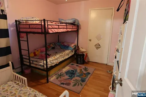 617 8th Street Newark NJ 07107