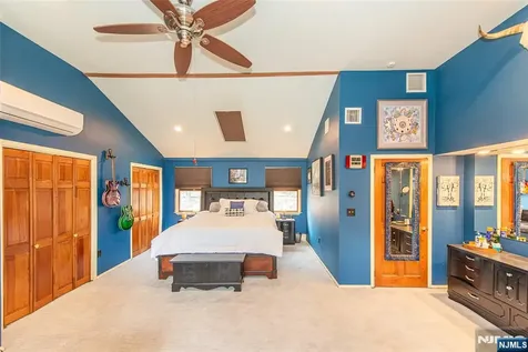 104 W Lionshead Drive Wayne NJ 07470
