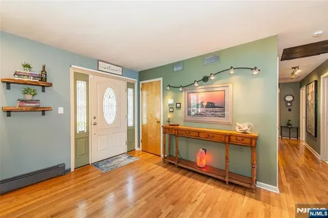 104 W Lionshead Drive Wayne NJ 07470