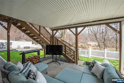 104 W Lionshead Drive Wayne NJ 07470