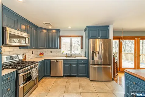 104 W Lionshead Drive Wayne NJ 07470
