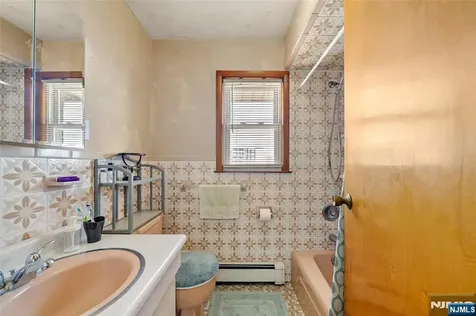 452 Commercial Avenue Cliffside Park NJ 07010