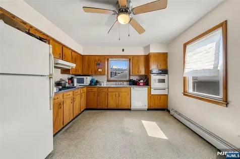 452 Commercial Avenue Cliffside Park NJ 07010