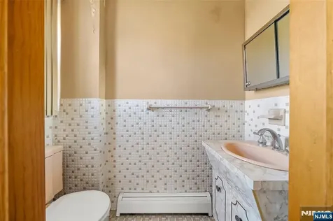 452 Commercial Avenue Cliffside Park NJ 07010