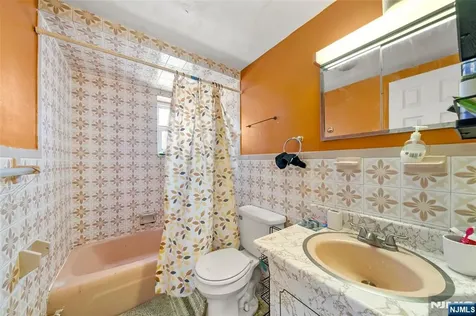 452 Commercial Avenue Cliffside Park NJ 07010