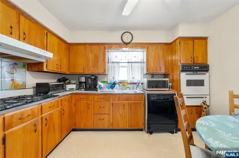 452 Commercial Avenue Cliffside Park NJ 07010
