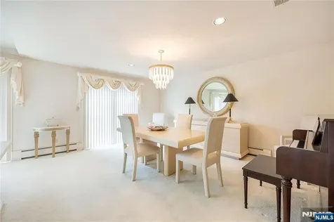 856 Hemlock Court Norwood NJ 07648