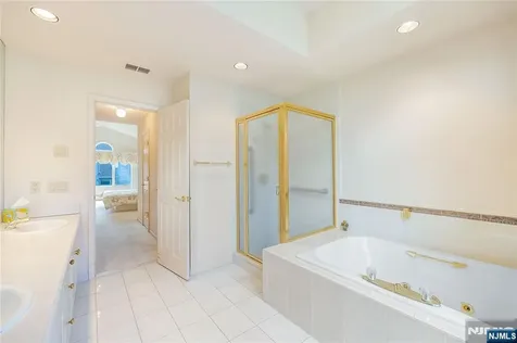 856 Hemlock Court Norwood NJ 07648