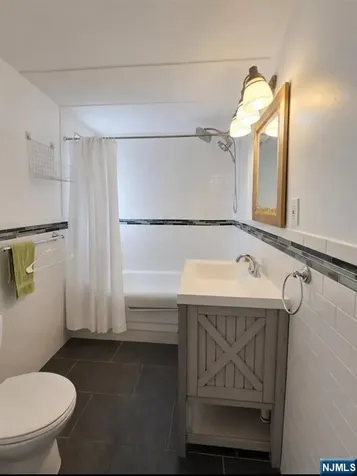 26 W Ruby Avenue Palisades Park NJ 07650