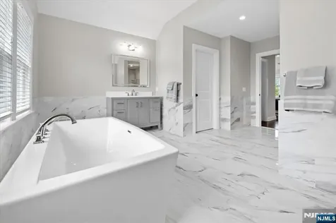 20 Ravine Avenue Wyckoff NJ 07481