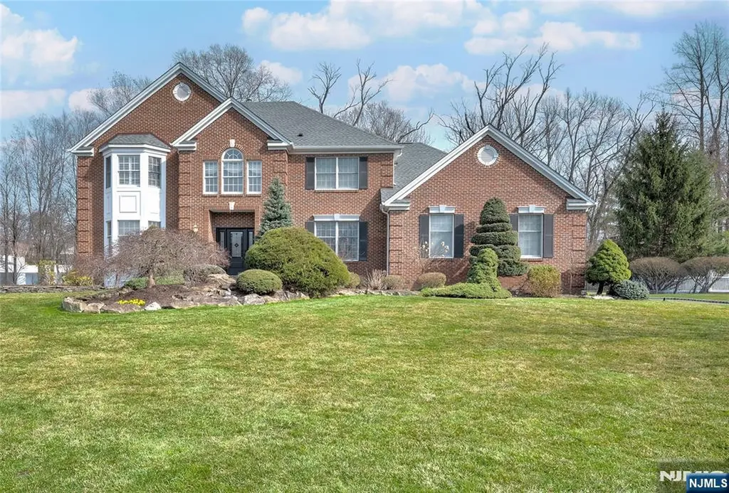 4 Reiher Court West Caldwell NJ 07006