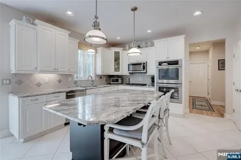 4 Reiher Court West Caldwell NJ 07006