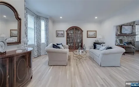 4 Reiher Court West Caldwell NJ 07006