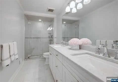 4 Reiher Court West Caldwell NJ 07006