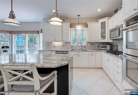 4 Reiher Court West Caldwell NJ 07006