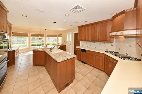 43 Twin Brooks Road Saddle River NJ 07458