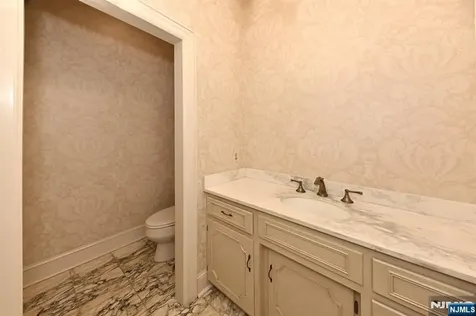 43 Twin Brooks Road Saddle River NJ 07458