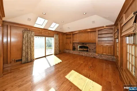 43 Twin Brooks Road Saddle River NJ 07458