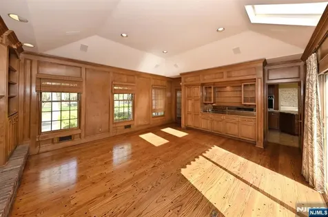 43 Twin Brooks Road Saddle River NJ 07458